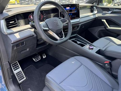 2025 Volkswagen Tiguan 2.0T SE R-Line Black 4MOTION