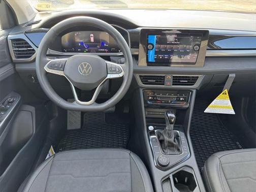2025 Volkswagen Taos 1.5T SE Black