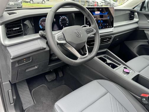 2025 Volkswagen Tiguan 2.0T SE 4MOTION
