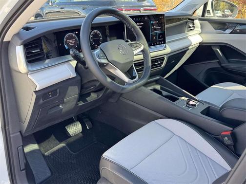 2025 Volkswagen Tiguan 2.0T SE 4MOTION