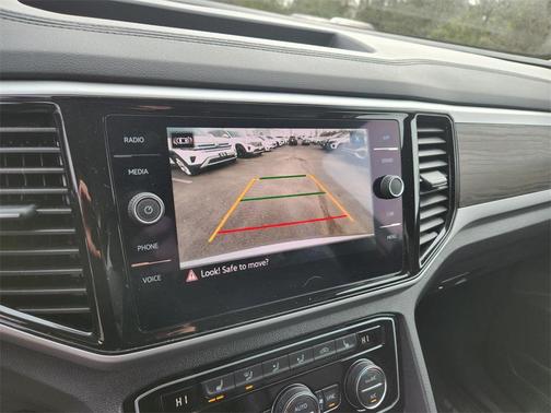 2022 Volkswagen Atlas 3.6L SE w/Technology