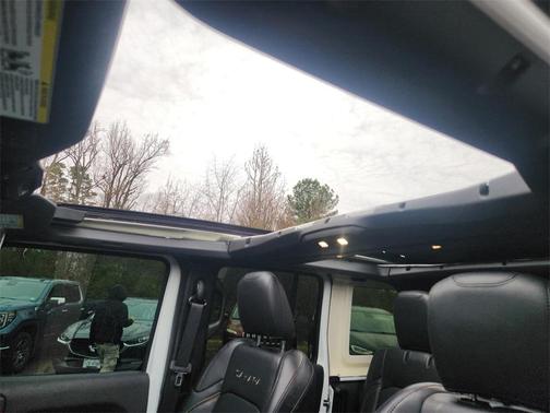 2024 Jeep Wrangler 4-Door Sahara 4x4