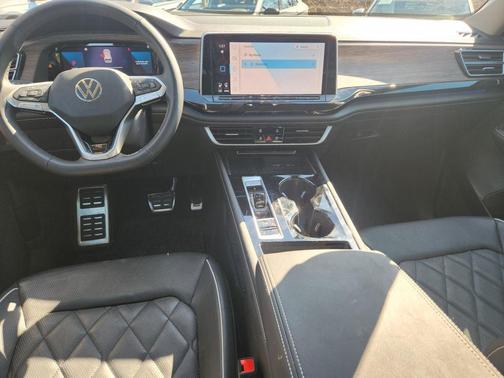 2025 Volkswagen Atlas 2.0T SEL Premium R-Line 4MOTION