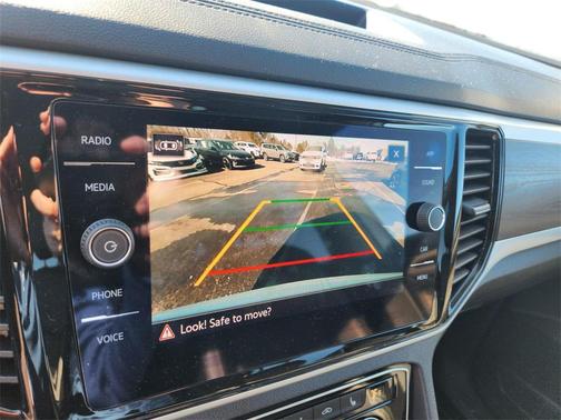 2023 Volkswagen Atlas 3.6L SE w/Technology