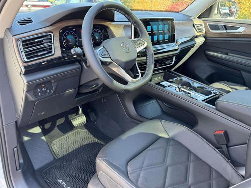 2026 Volkswagen Atlas 2.0T SE w/Technology 4MOTION