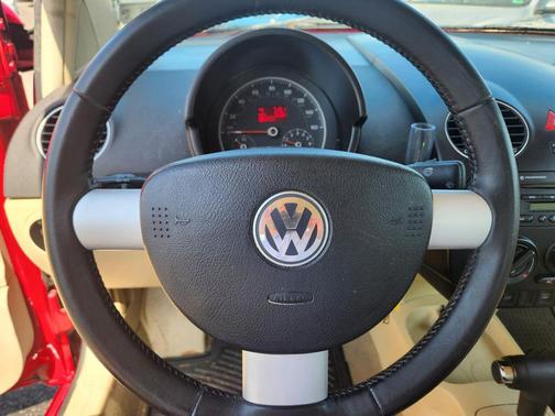 Salsa Red 2009 Volkswagen New Beetle S