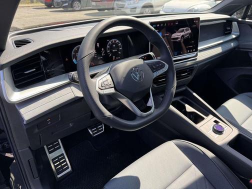 2026 Volkswagen Tiguan 2.0T SE R-Line Black 4MOTION