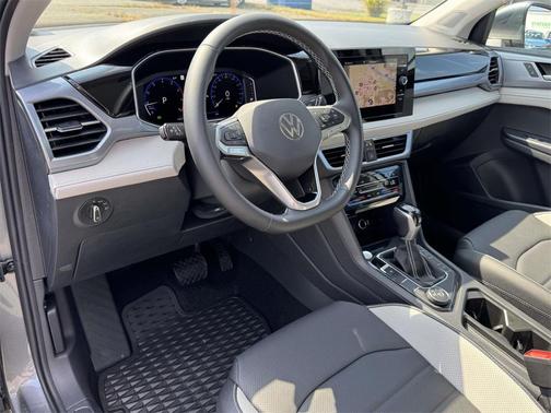 2025 Volkswagen Taos 1.5T SEL