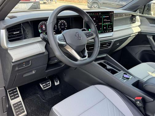 2026 Volkswagen Tiguan 2.0T SE R-Line Black 4MOTION