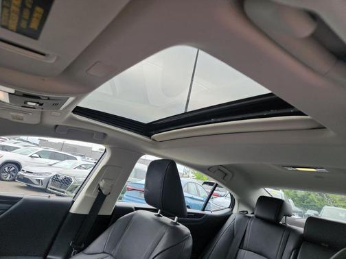 Sunlit Green 2020 Lexus ES 300h Luxury