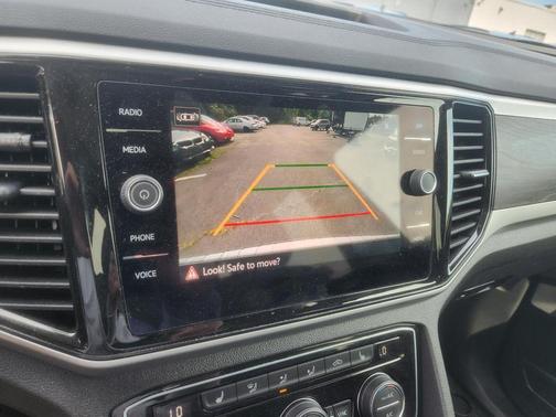 Deep Black Pearl 2023 Volkswagen Atlas 2.0T SE w/Technology 4MOTION