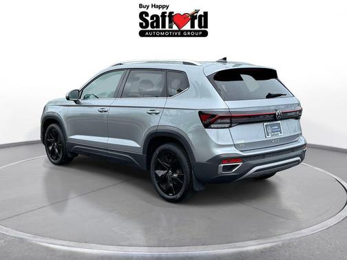 Pyrite Silver Metallic 2025 Volkswagen Taos 1.5T SE