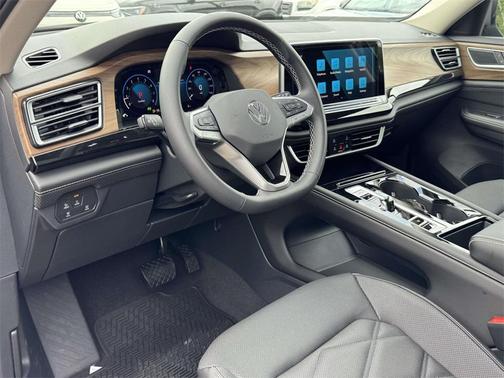 2026 Volkswagen Atlas 2.0T SE w/Technology 4MOTION