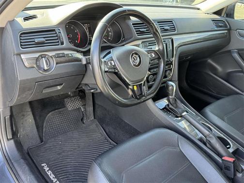 2016 Volkswagen Passat 1.8T SE