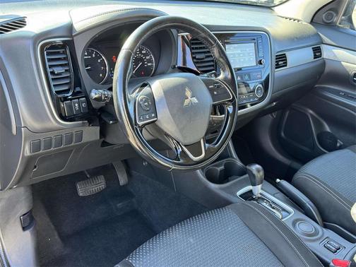 2016 Mitsubishi Outlander SE