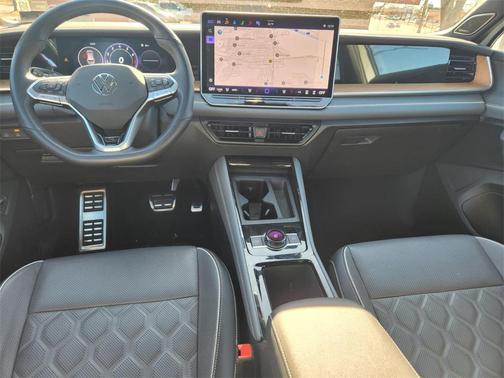 2025 Volkswagen Tiguan 2.0T SEL R-Line 4MOTION