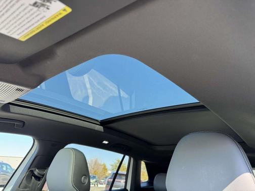 2025 Volkswagen Tiguan 2.0T SEL R-Line 4MOTION