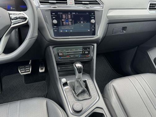 Pyrite Silver Metallic 2024 Volkswagen Tiguan 2.0T SE R-Line Black 4MOTION