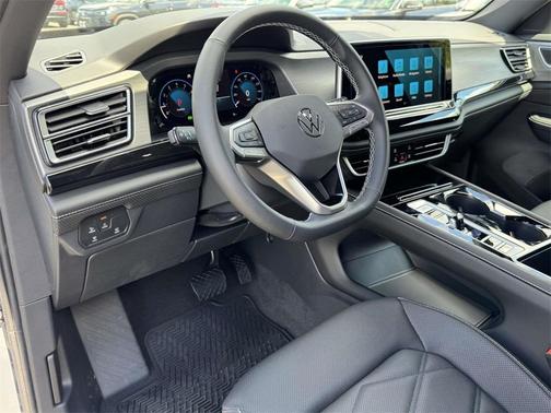 2026 Volkswagen Atlas Cross Sport 2.0T SE w/Technology 4MOTION