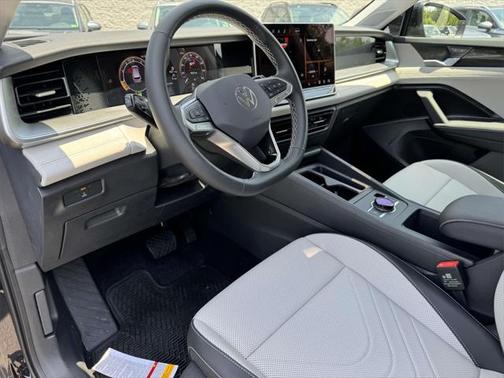 2025 Volkswagen Tiguan 2.0T SE 4MOTION