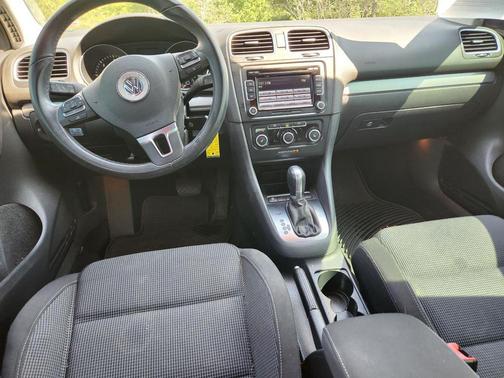 United Gray Metallic 2014 Volkswagen Golf TDI