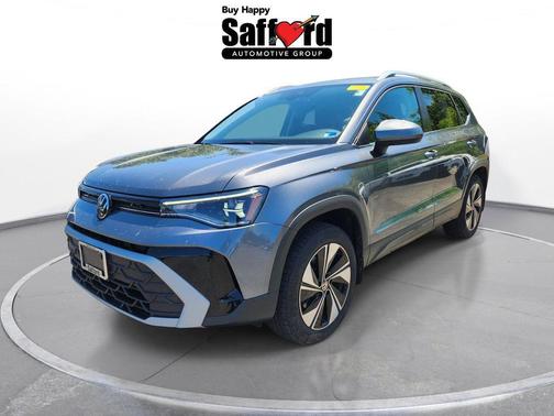 Platinum Gray Metallic 2025 Volkswagen Taos 1.5T SE