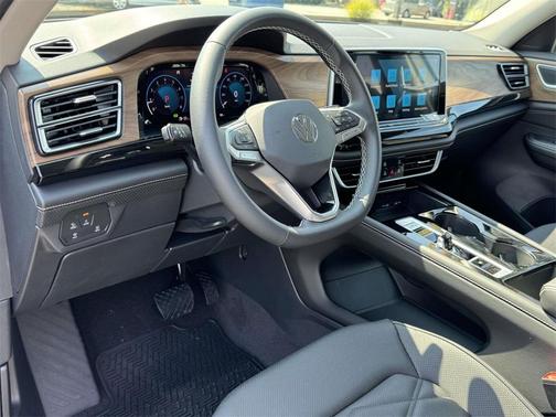 2026 Volkswagen Atlas 2.0T SE w/Technology 4MOTION