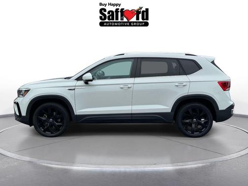 Pure White 2023 Volkswagen Taos 1.5T SE
