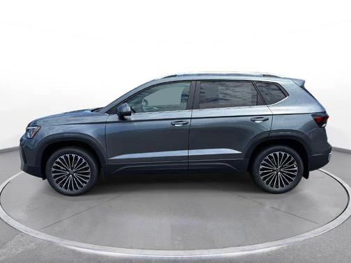 Platinum Gray Metallic 2026 Volkswagen Taos 1.5T SE