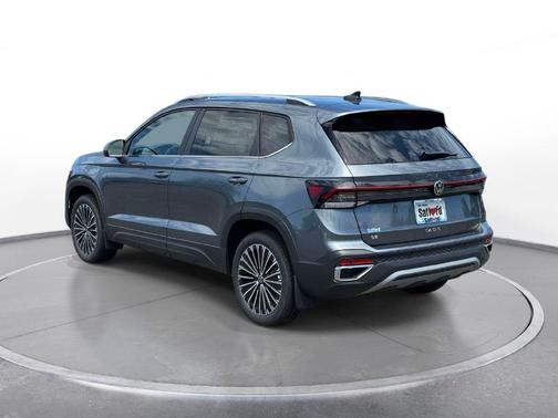 Platinum Gray Metallic 2026 Volkswagen Taos 1.5T SE