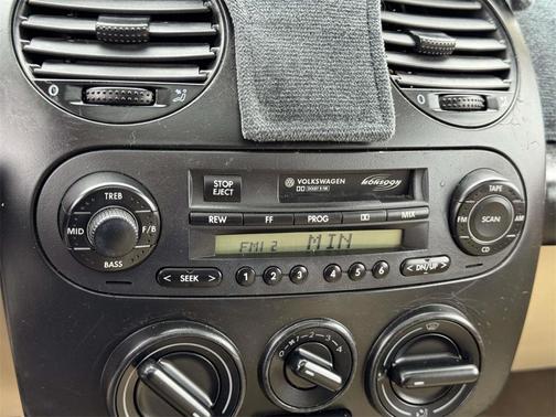 2002 Volkswagen New Beetle GL