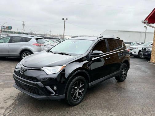 2017 Toyota RAV4 SE