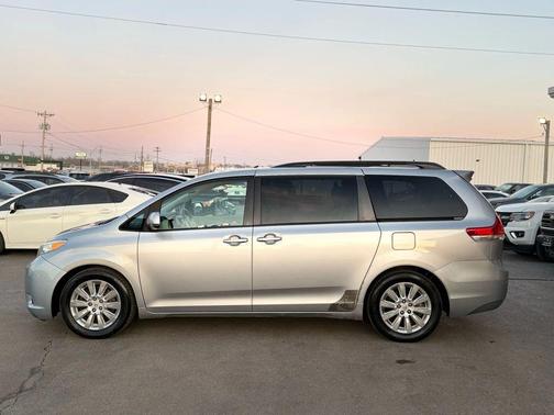 2011 Toyota Sienna XLE