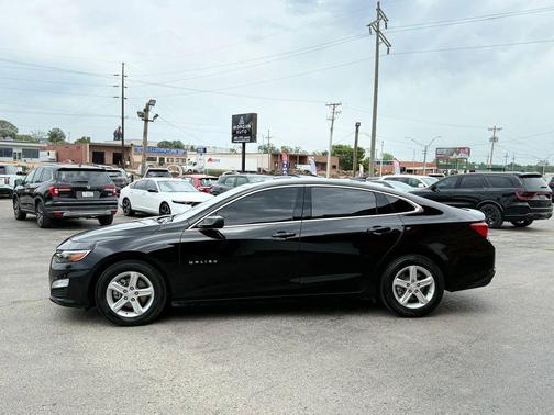 Mosaic Black Metallic 2025 Chevrolet Malibu 1LS