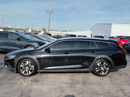 2018 Buick Regal TourX Essence