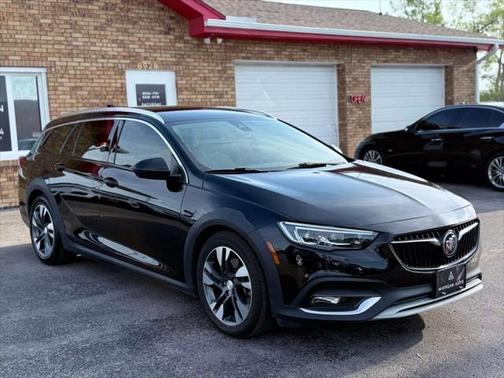 2018 Buick Regal TourX Essence