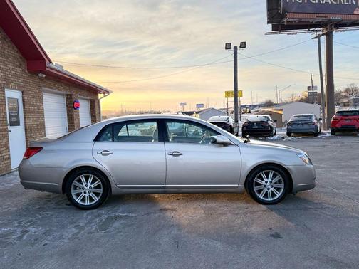 2005 Toyota Avalon Limited