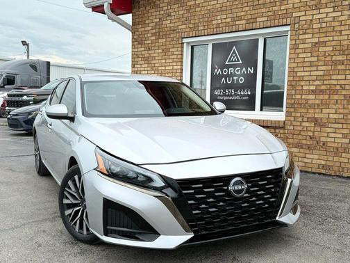 Brilliant Silver Metallic 2023 Nissan Altima 2.5 SV