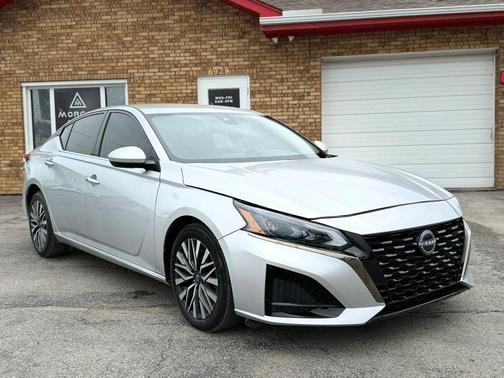 Brilliant Silver Metallic 2023 Nissan Altima 2.5 SV