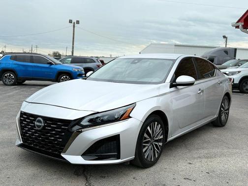 Brilliant Silver Metallic 2023 Nissan Altima 2.5 SV