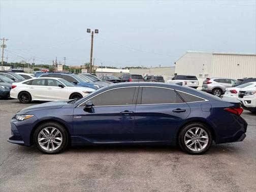 2019 Toyota Avalon Hybrid XLE