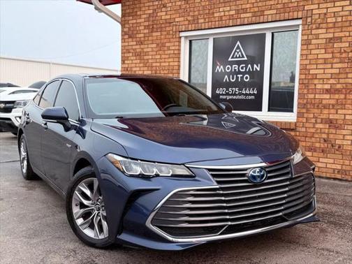 2019 Toyota Avalon Hybrid XLE