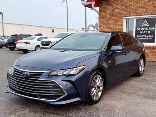 2019 Toyota Avalon Hybrid XLE