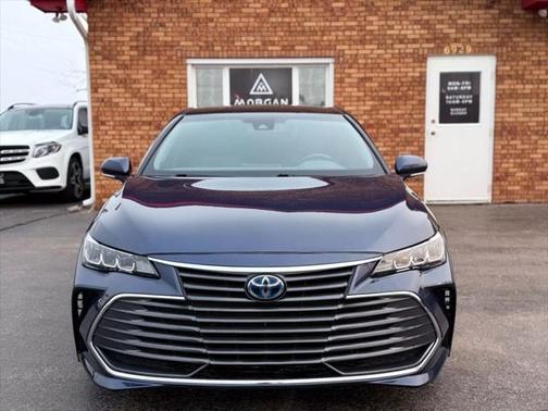 2019 Toyota Avalon Hybrid XLE