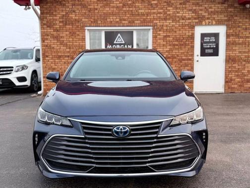 2019 Toyota Avalon Hybrid XLE