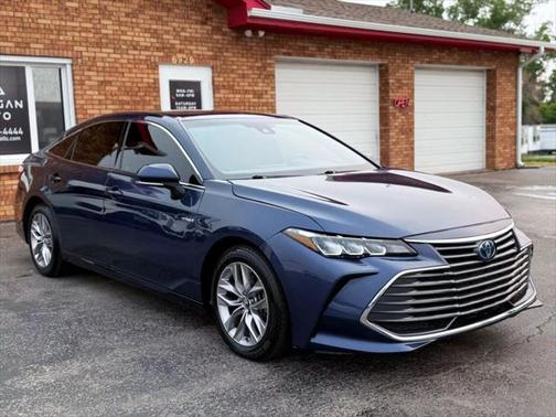 2019 Toyota Avalon Hybrid XLE