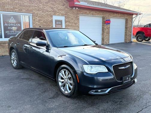 2017 Chrysler 300 Limited
