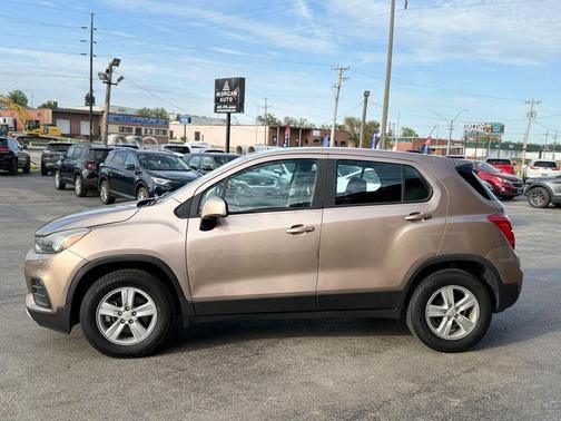 Sandy Ridge Metallic 2018 Chevrolet Trax LS