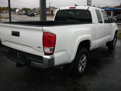 2017 Toyota Tacoma SR5