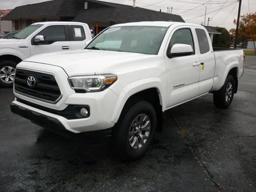 2017 Toyota Tacoma SR5
